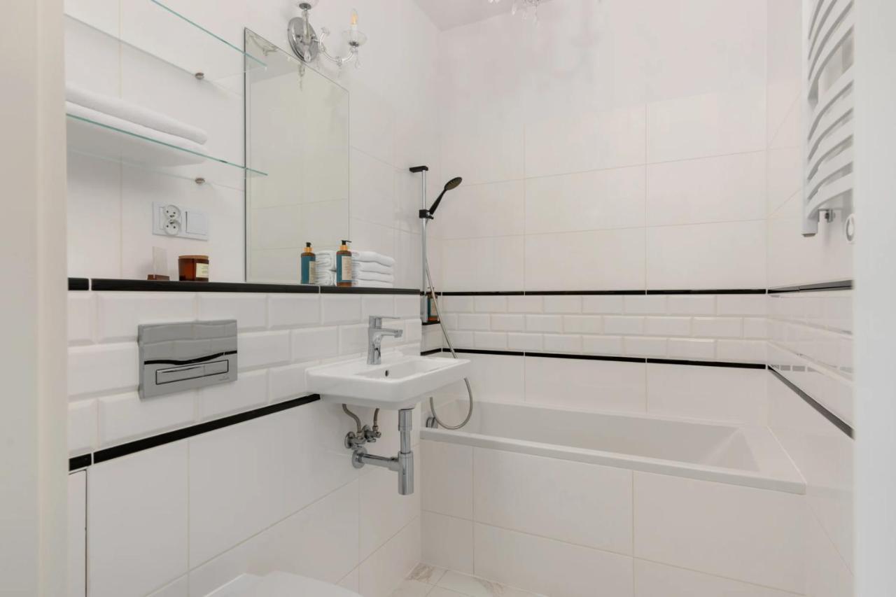Przestronny Apartament Z Widokiem Na Miasto W Warszawie วอร์ซอ ภายนอก รูปภาพ